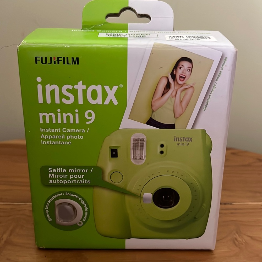 NEW Fujifilm instax mini 9 Instant Film Camera Lime Green